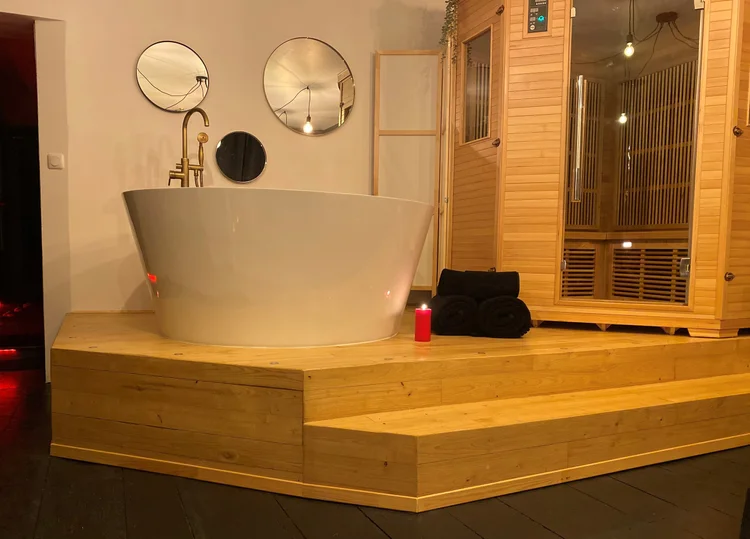 Baignoire ronde de la love room