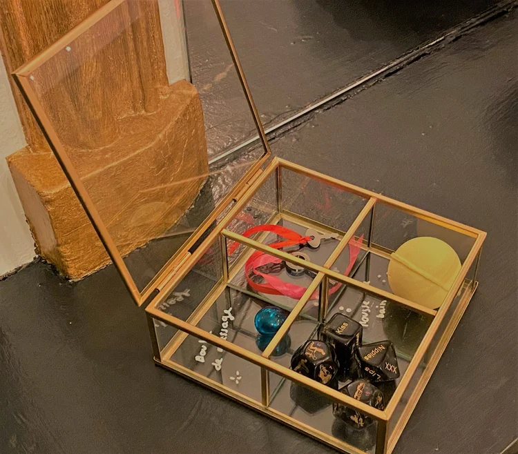 Boîtes d'accessoires de la love room
