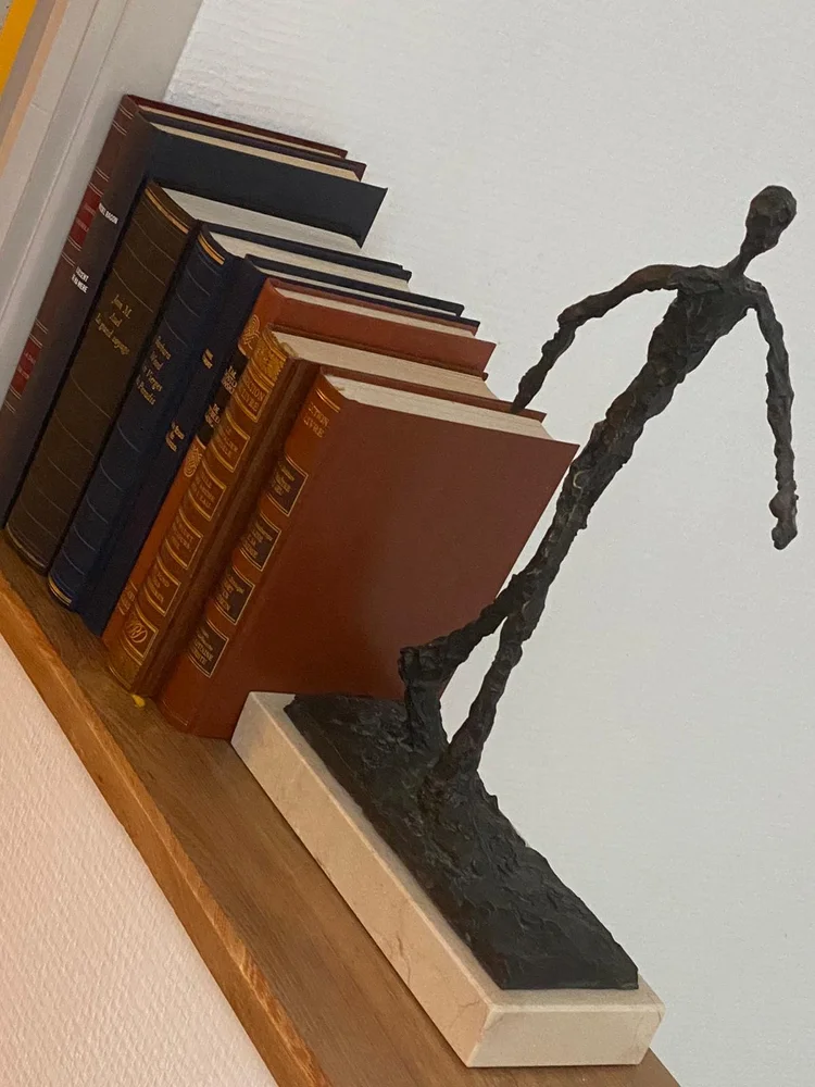 Livres anciens, cachette d'indices