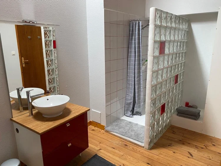 Salle de bain de l'appartement